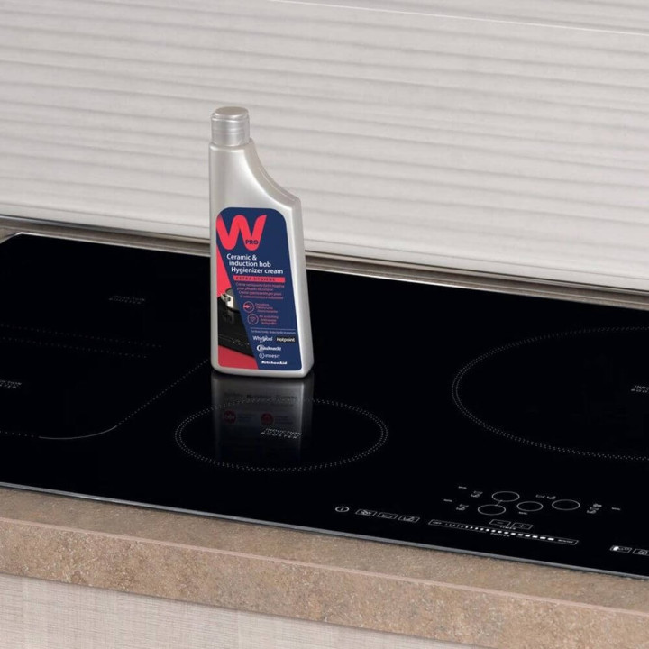 Crema igienizzante per piani in vetroceramica e induzione WPRO 484000008420